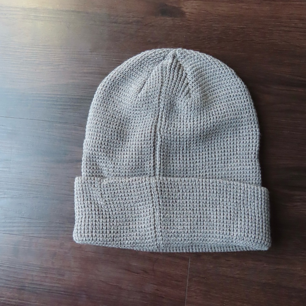 Vuori Alpine Waffle Knit Beanie in Gray Shiitake - Picture 3 of 3